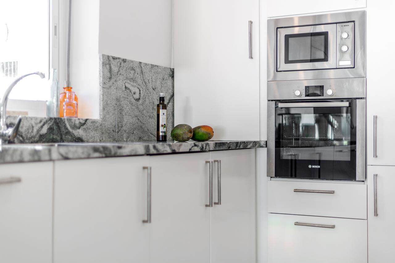 Апартаменты Front Line Penthouse Puerto Banus With Sea Views Марбелья Экстерьер фото