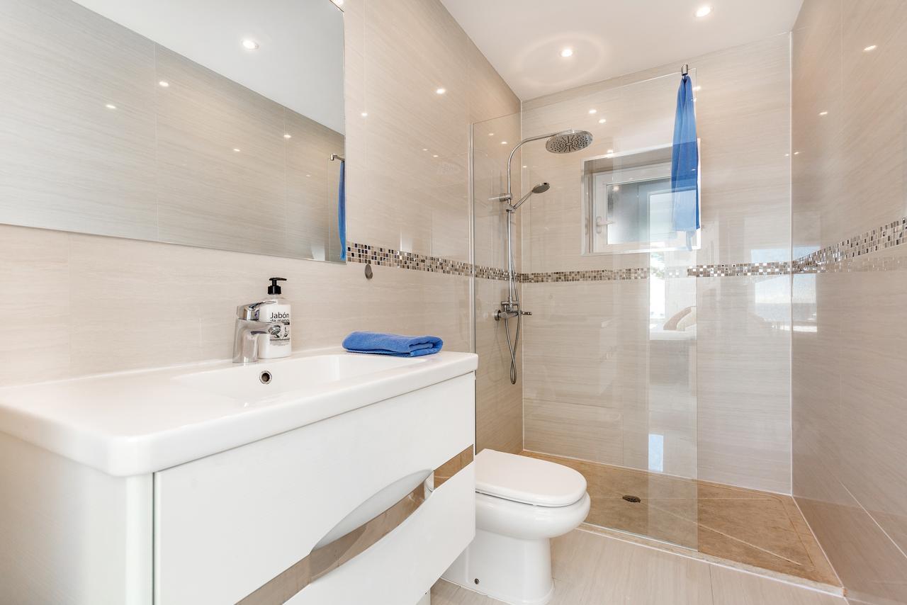 Апартаменты Front Line Penthouse Puerto Banus With Sea Views Марбелья Экстерьер фото